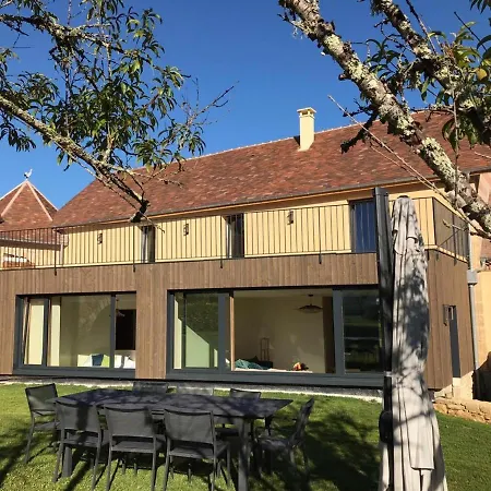 Gite Avec Piscine Privee Chauffee, 4 Chambres, Vue Sur Le Chateau - Fr-1-616-1